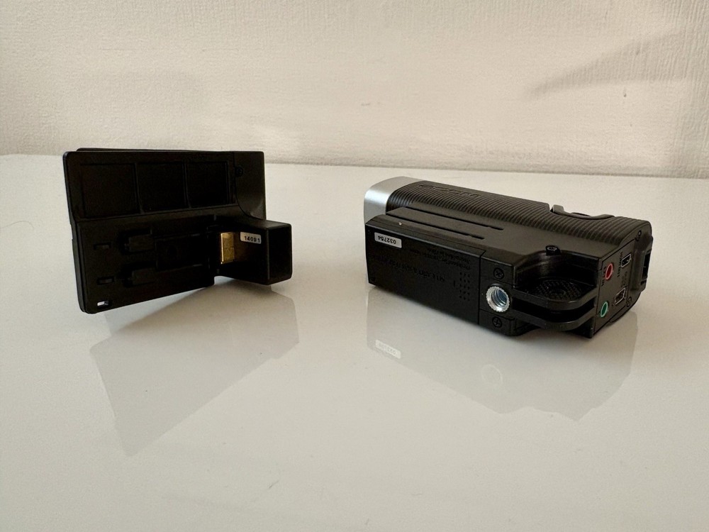 Zoom Q4 Video Recorder Camera, Audio In, Stereo Mics