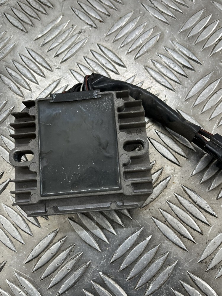 Suzuki SV 650 S 2004 voltage regulator rectifier 2003 - 2006