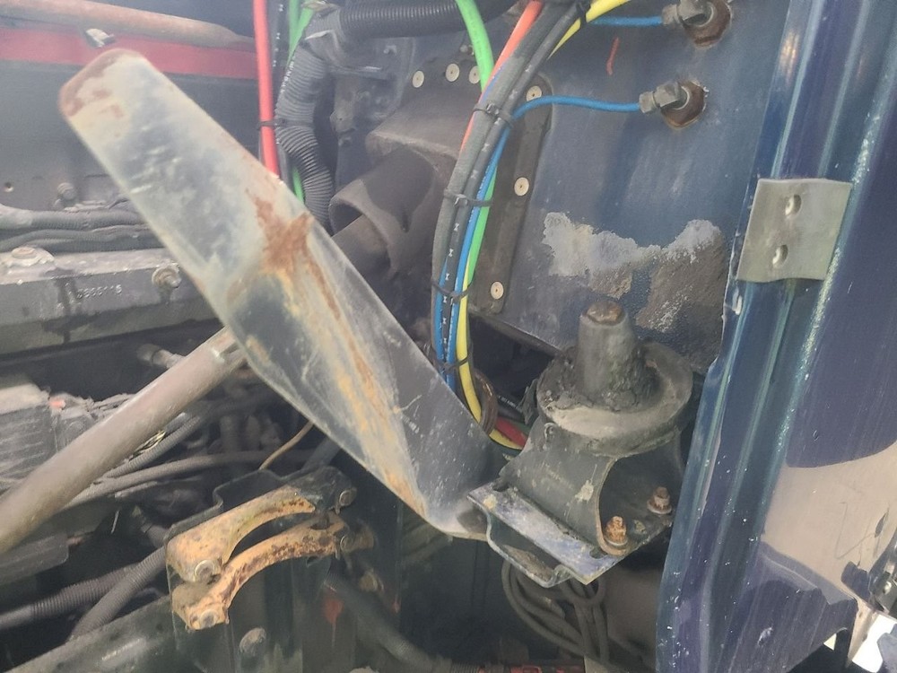 Freightliner FLD120 Hood Rest - Used