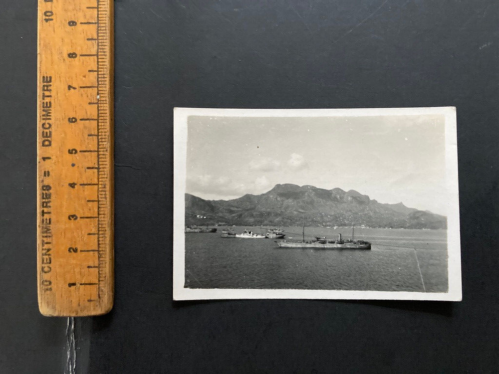 WW2 snapshot HMS Frobisher D81