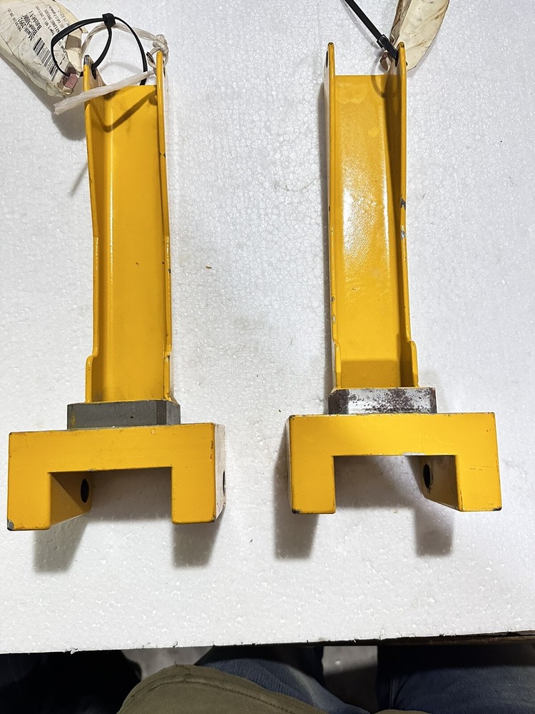 HSM INDUSTRIES BRACKET , DRILL PIPE & AMP CASTING