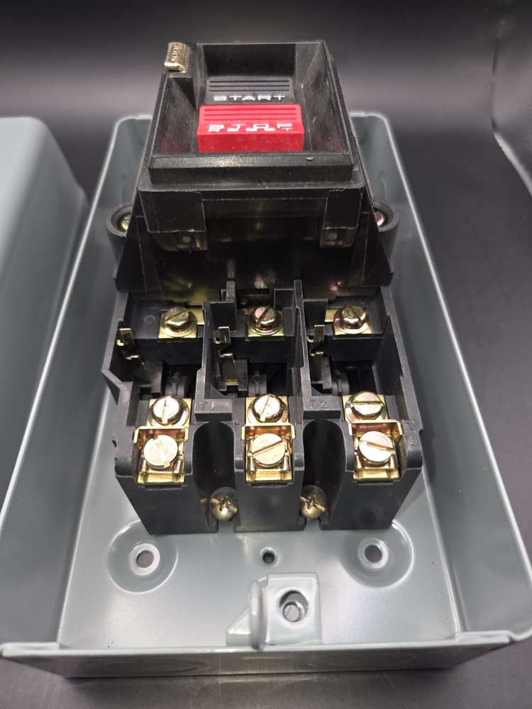 Square D 2510MBG2 3 Phase- AC Manual Starter