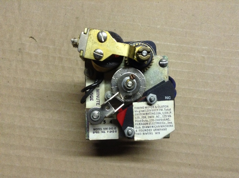 AMF Paragon 536-041-0 On Delay 1 Hour Automatic Reset Timer M4