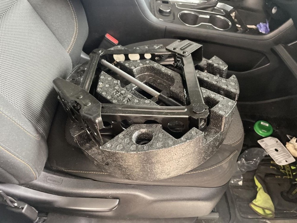 Complete Console Front Floor Fits 18-21 TRAVERSE 997284