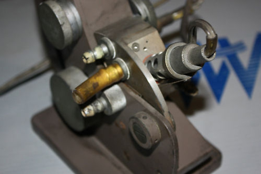 Atago Benchtop Abbe refractometer and light source