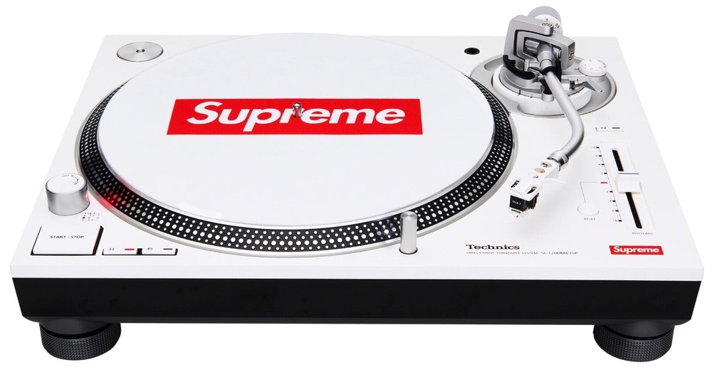 Supreme Technics Turntable     Model SL-1200MK7