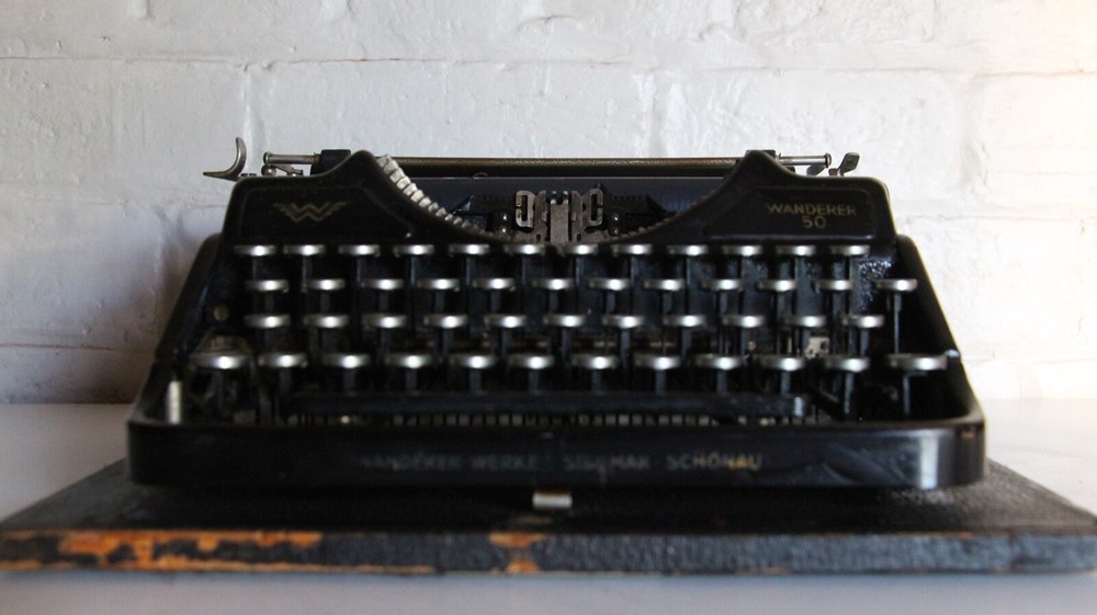 Antique CONTINENTAL WANDERER 50 ~ Great Working Condition + Original Case