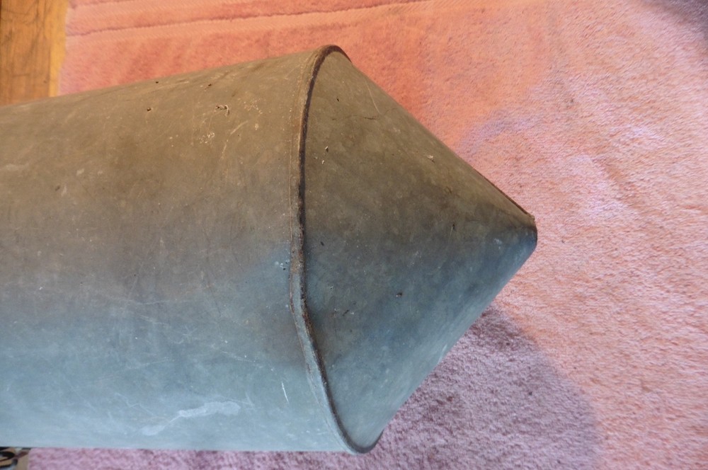 Galvanized Steel Poultry Feeder Seeder? Hand Held Gravity Fed Cone Shaped Bottom