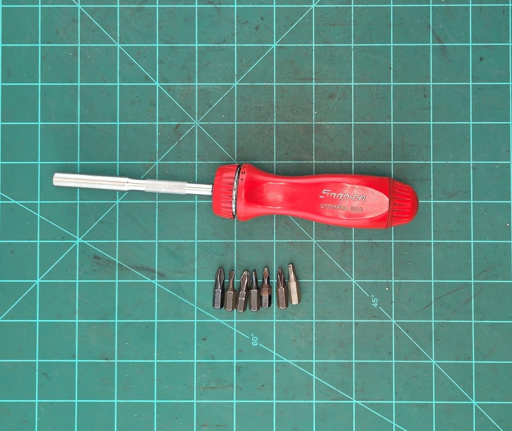 Snap On Tools SSDMR4A Ratcheting RED Original Hard Handle Screwdriver w/ Bits