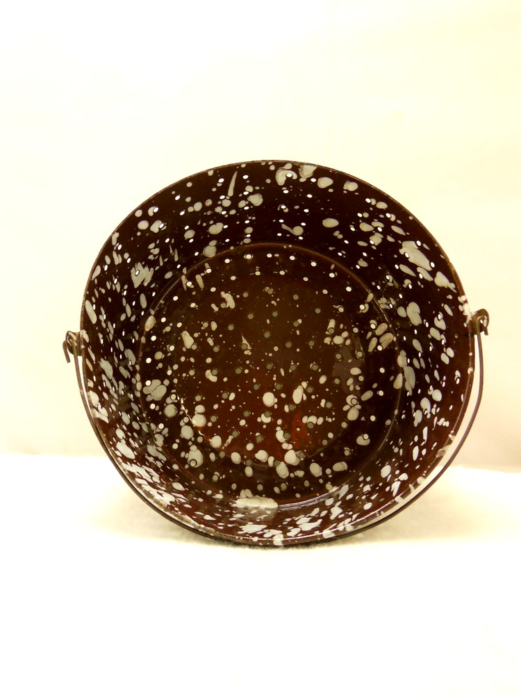 NMINT VTG ENAMELWARE COLANDER STRAINER HANDLED POT SPECKLED BROWN & WHITE 8 .5"