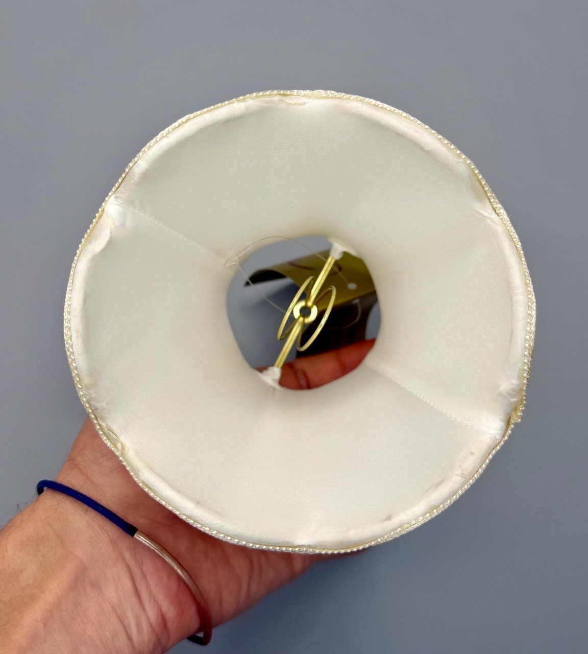 ⭕️ NEW CANTERBURY ROSEART 5” BONE SCALLOPED SILK LAMPSHADE CLIP ON NOS