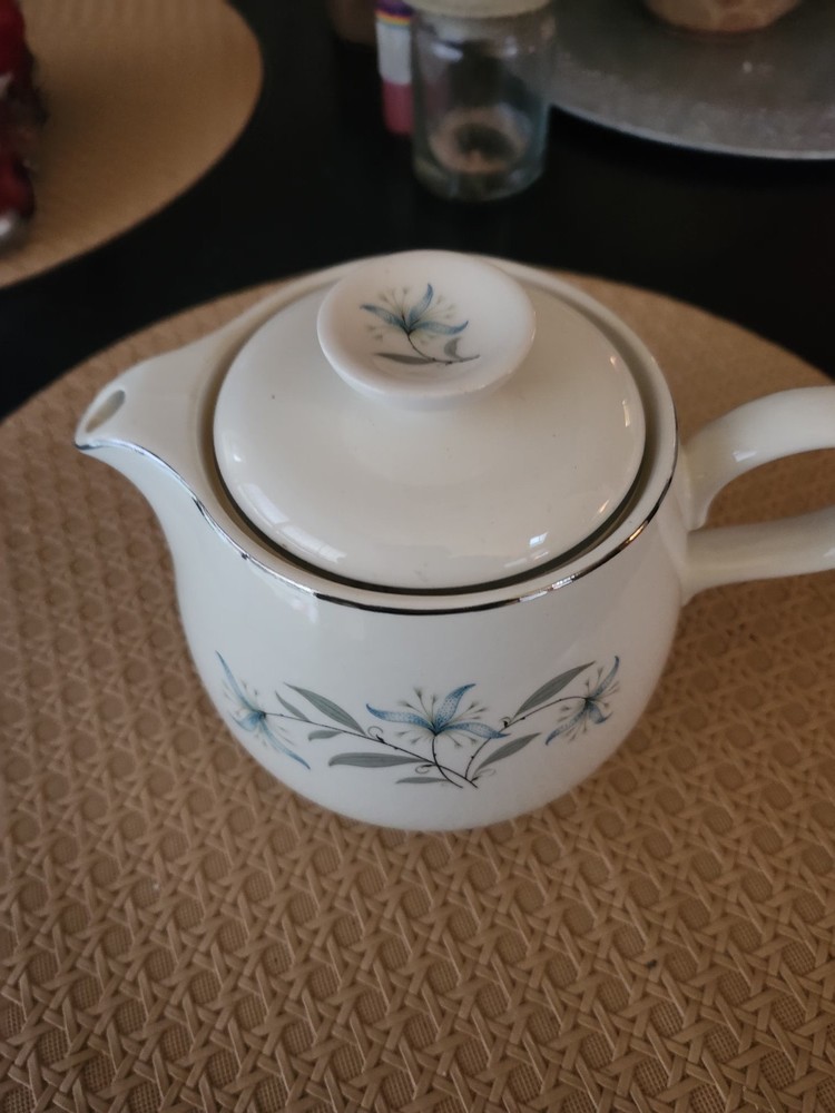 hanover white melody teapot