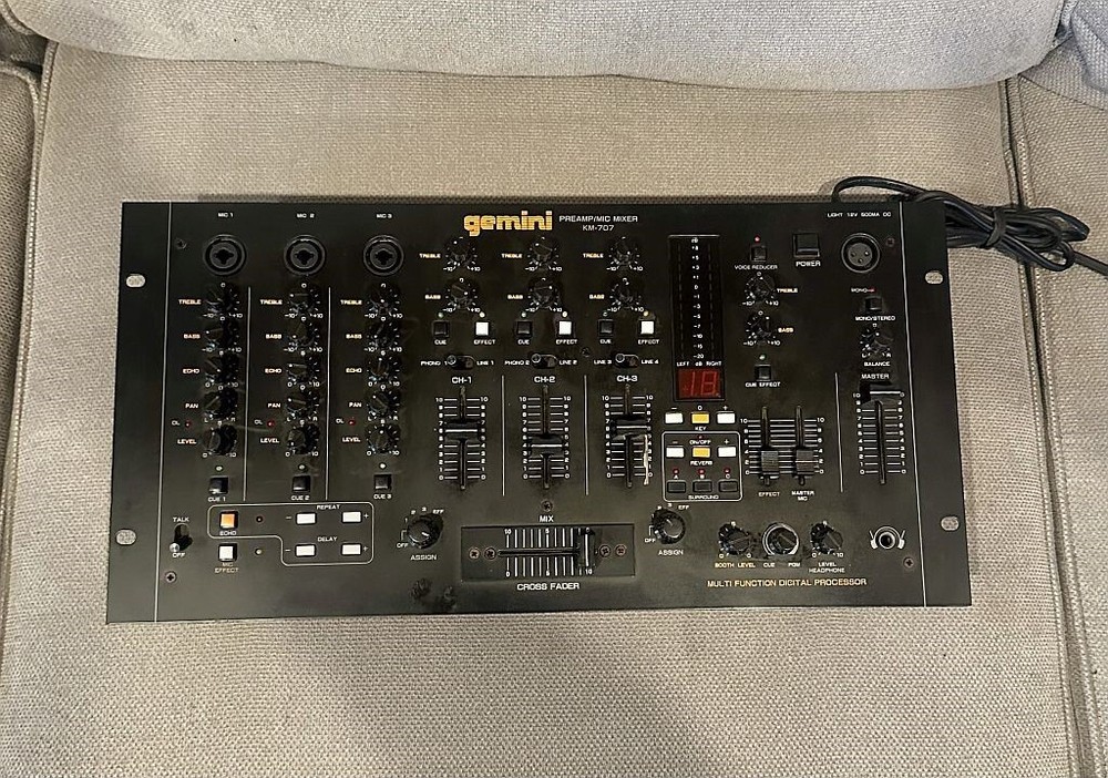 Gemini KM-707 Preamp Mic DJ Mixer Multi Function Digital Processor w/ Manual