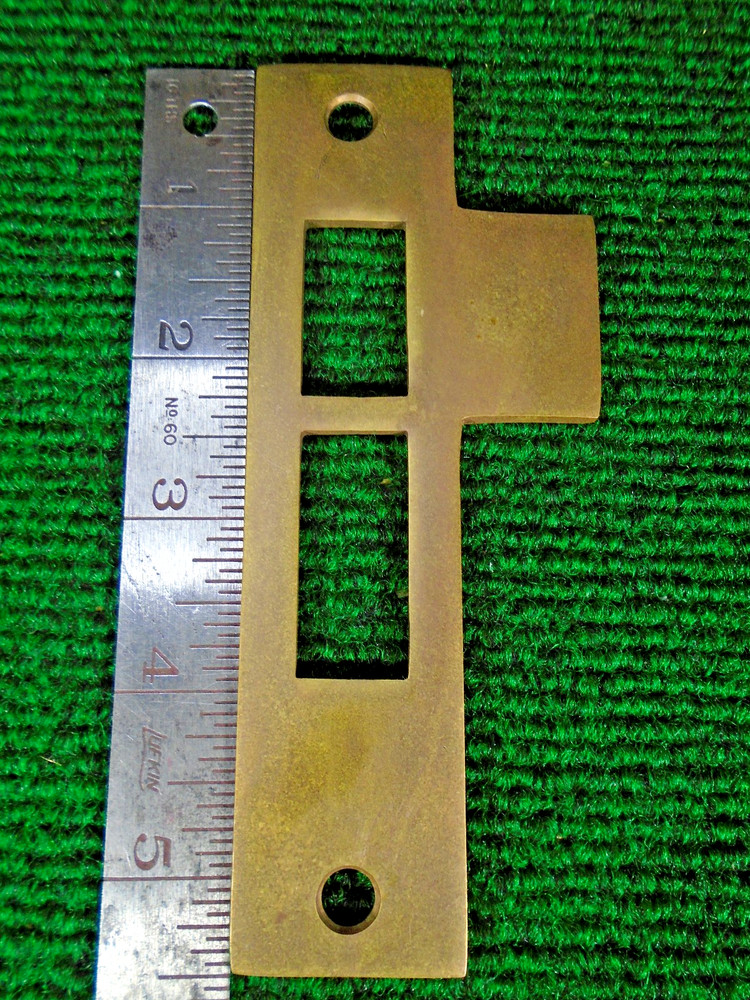 BRASS 5 1/2" ENTRY LOCK STRIKEPLATE - REVERSIBLE (33128)