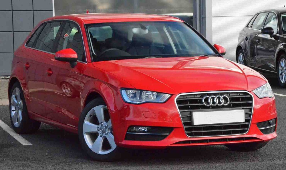 Touch Up Paint for Audi vehicles with paint code LY3J, Brilliant Red.