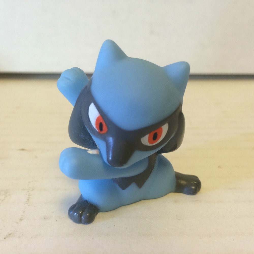 2006 Authentic Pokemon Finger Puppet Riolu Gotta Catch Them All Nintendo Bandai