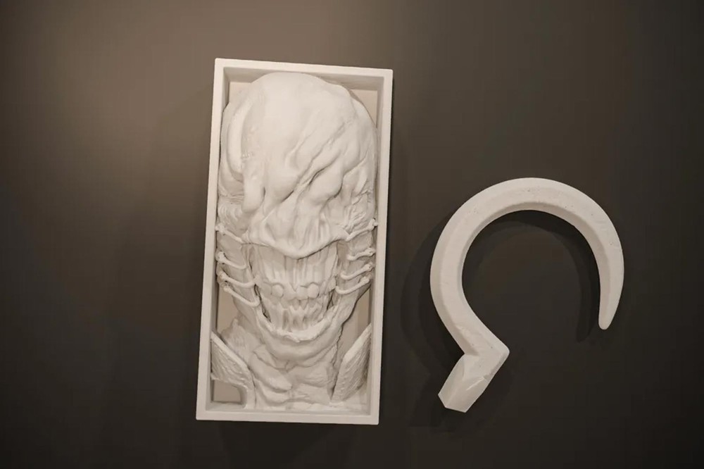 Chatterer Book Nook & Wall Mount - Hellraiser Horror Decor