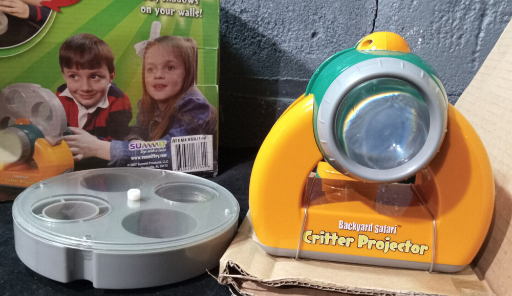 Summit Toys Backyard Safari Critter Projector