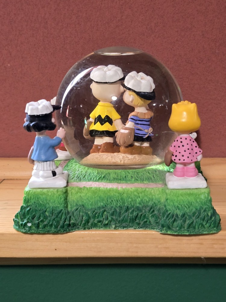 Peanuts Baseball Snow Globe