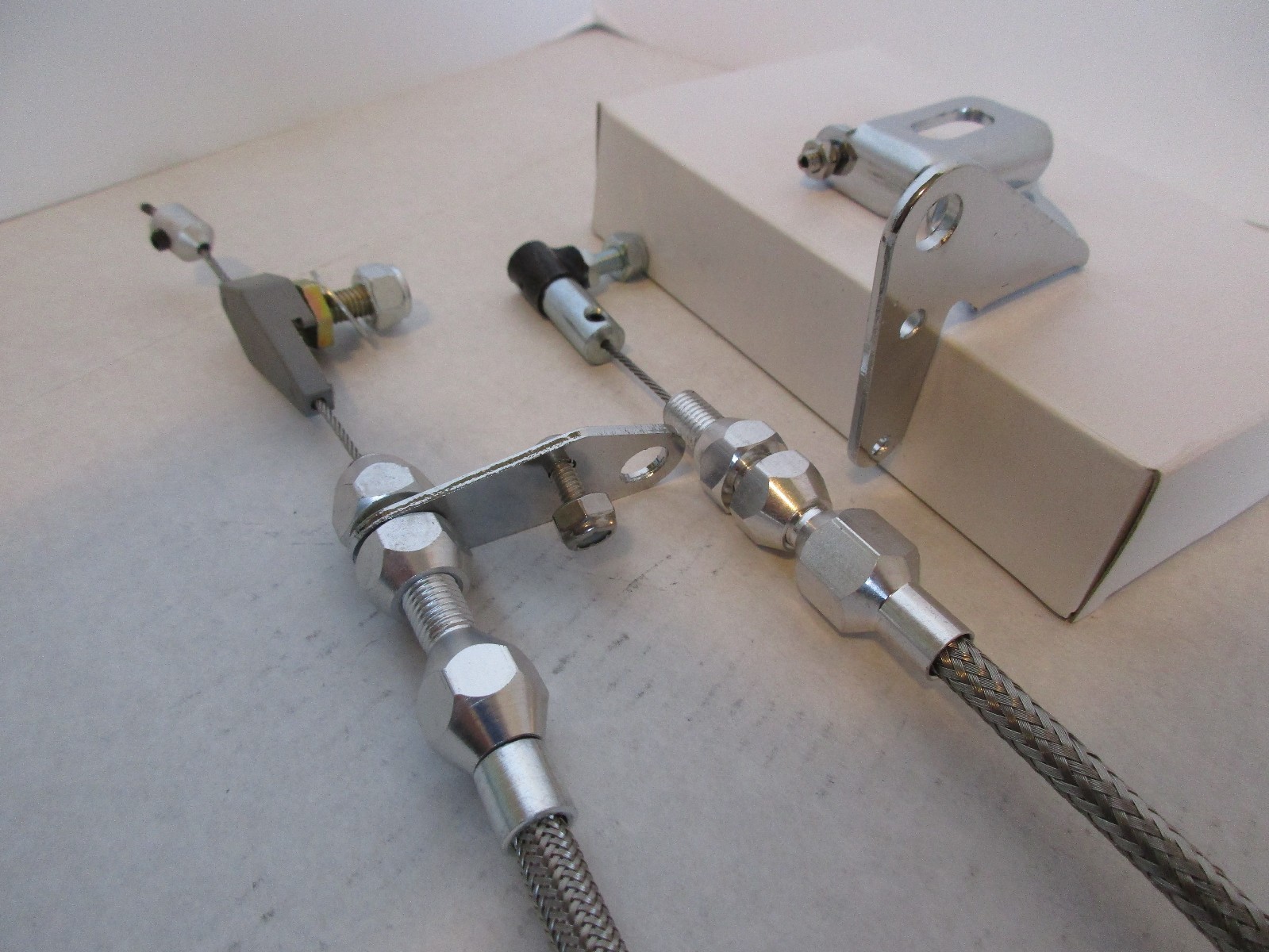 STAINLESS STEEL THROTTLE, 727 KICK DOWN CABLE AND BRACKET KIT #6054/6055/#6056
