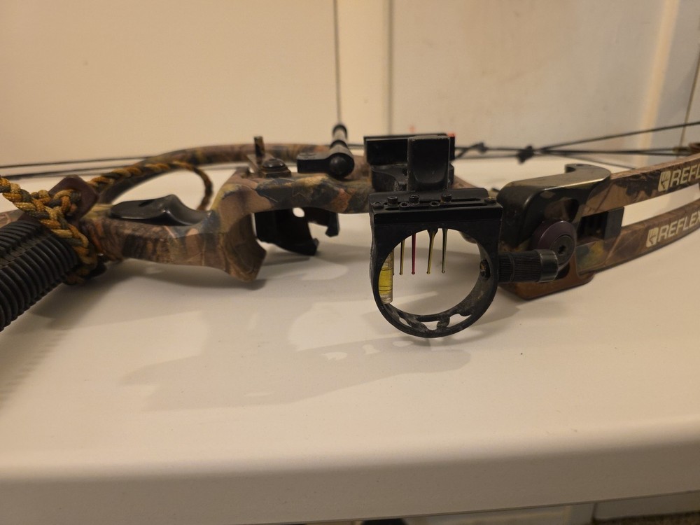 Reflex Excursion Compound Bow Weight 40-50 String 49 W/ Soft Case Camo Tru Fire