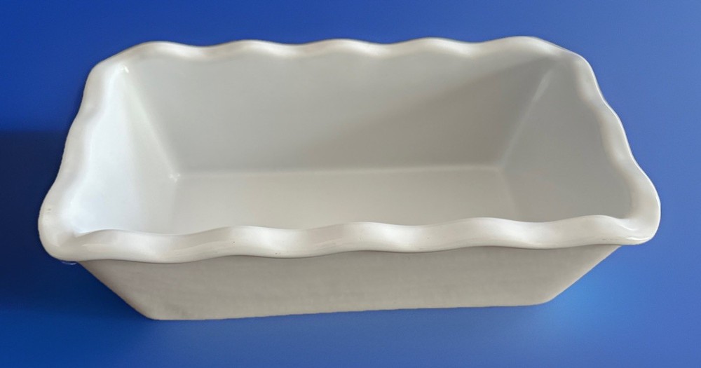 Le Gourmet Chef Mini Ceramic Loaf Pan Baking Dish Stoneware White Scallopped