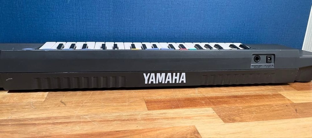 Yamaha PSS-190 FM Synth Keyboard 2 Operator Compact Tested Working 100V