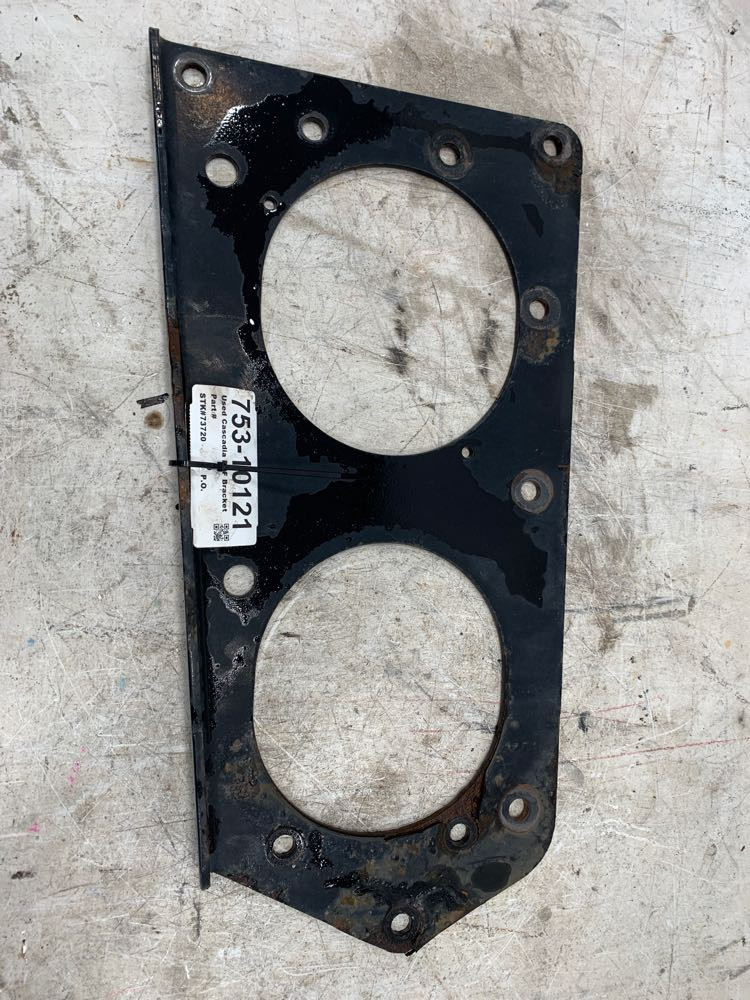 2016 Freightliner Cascadia Frame Brackets (753-10121)