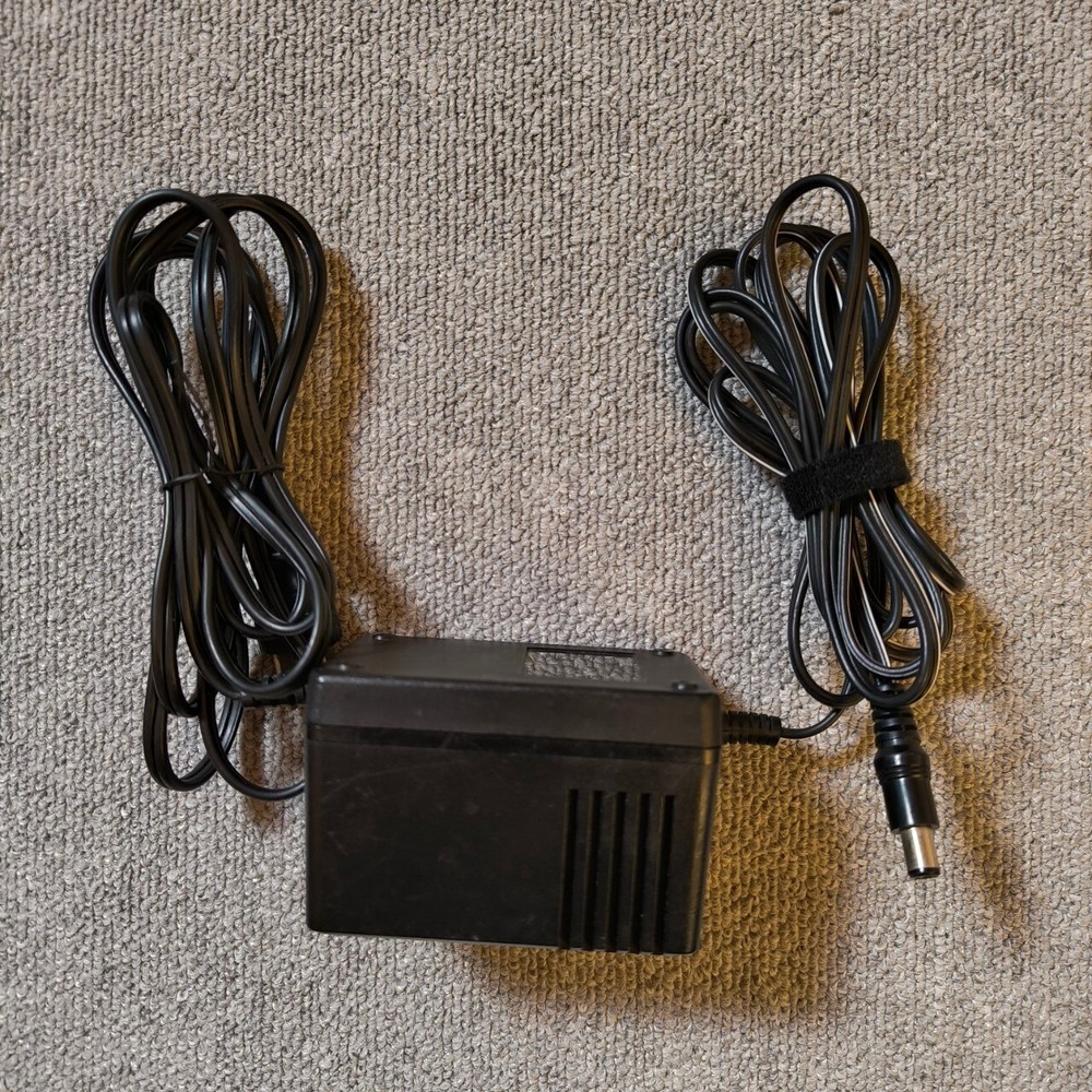BOSS ME-8 Guitar Multiple Effects Distortion Chorus Effects Unit w/ AC Adapter