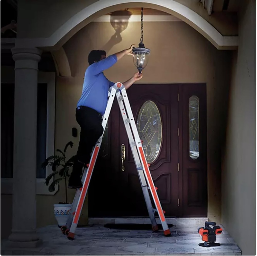 2000 Lumens Rechargeable LED Worklight & Spotlight, Black/Orange, ep360