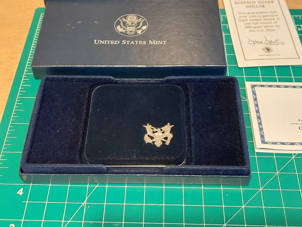 2001 American Buffalo Commemorative Proof Silver Dollar