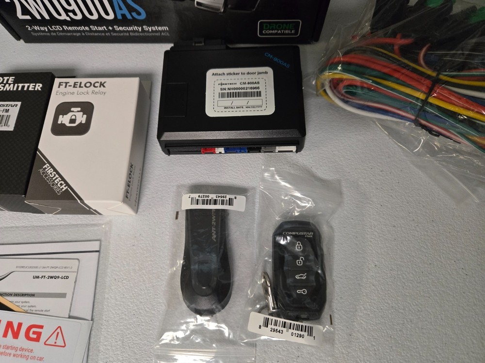 Compustar CS2WQ900-AS 2-Way LCD 3000-FT Max Range Remote Start + Security System