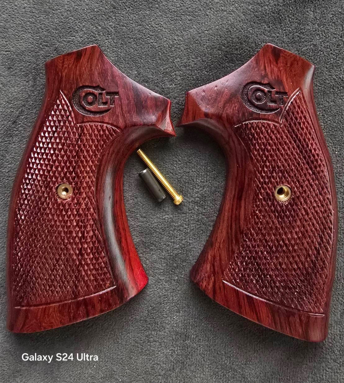 Colt grips fit New Colt King Cobra (2017,2019- present)The New Colt Viper 2024