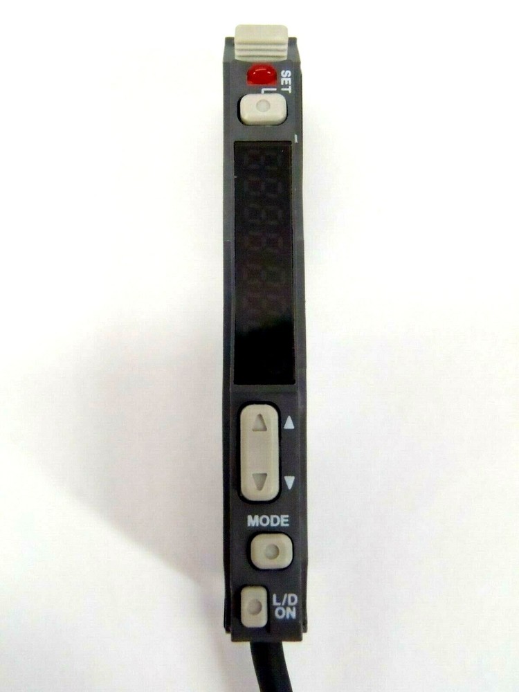 Keyence FS-V21RM Fiber Amplifier Cable Type Main Unit NPN