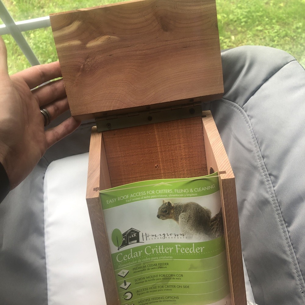 Cedar Critter Feeder 12X9X6"