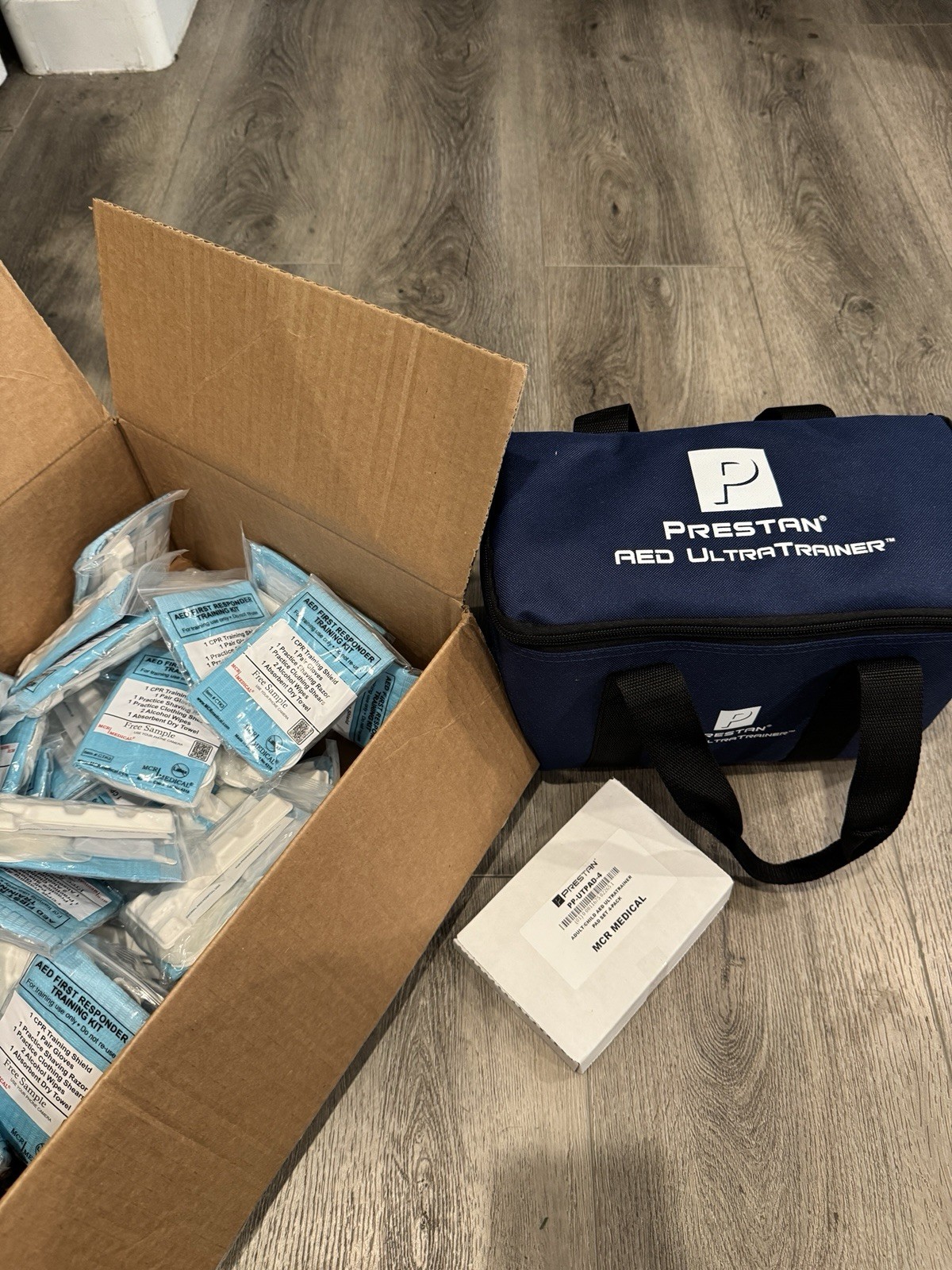 Prestan AED UltraTrainer 4 Pack Of Trainers PP-AEDUT-401 New Opened Box Extras