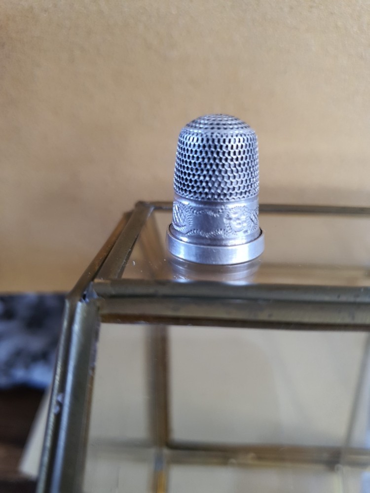 Antique Solid Sterling Silver Thimble; Chester 1907 Size 11