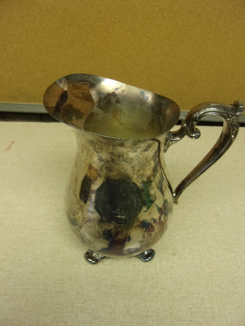WM Rogers Silver Plated Pitcher, Fancy handle *FREE SHIPPING*