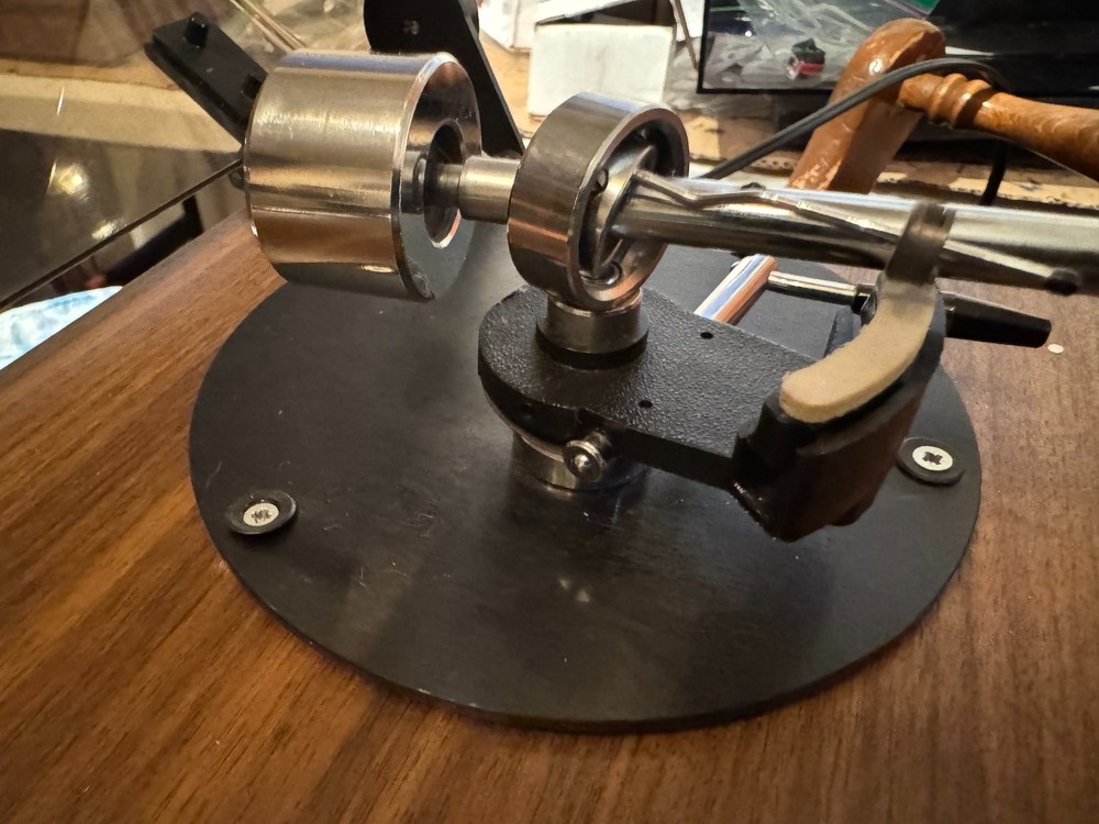 Connoisseur BD101 turntable