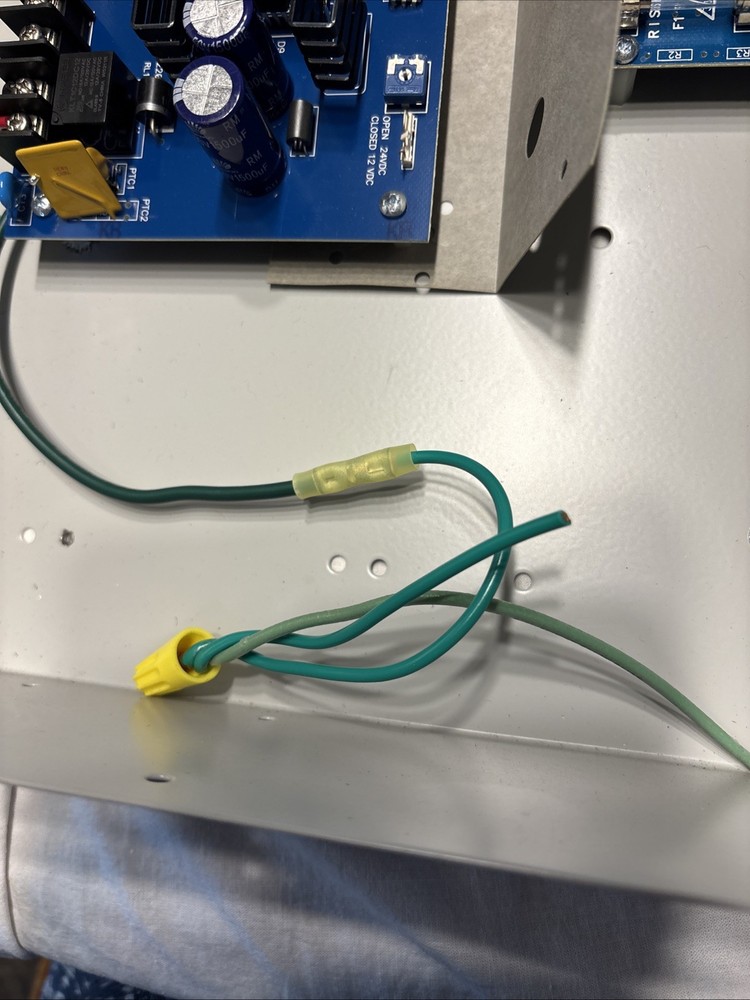 Altronix ALTV1224DC2 CCTV power supply