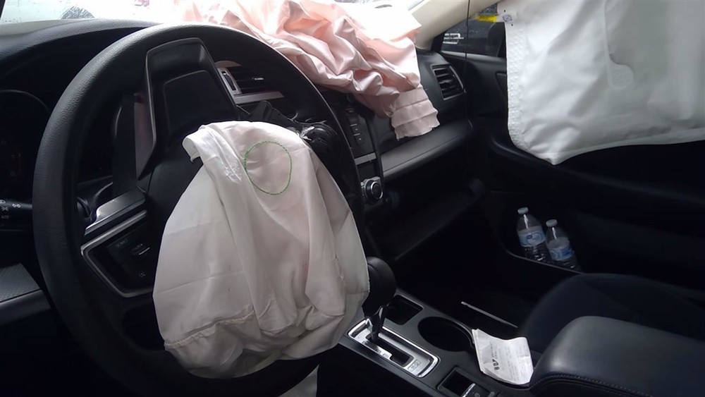 LEGACY 2018 Glove Box 2047862