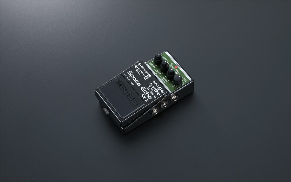 Boss RE-2 The Authentic Space Echo Experience in a Compact Effect Pedal