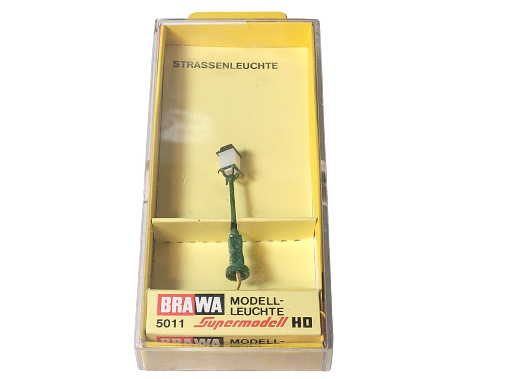 BRAWA 5011 STREET LIGHT - HO Scale! BNIB