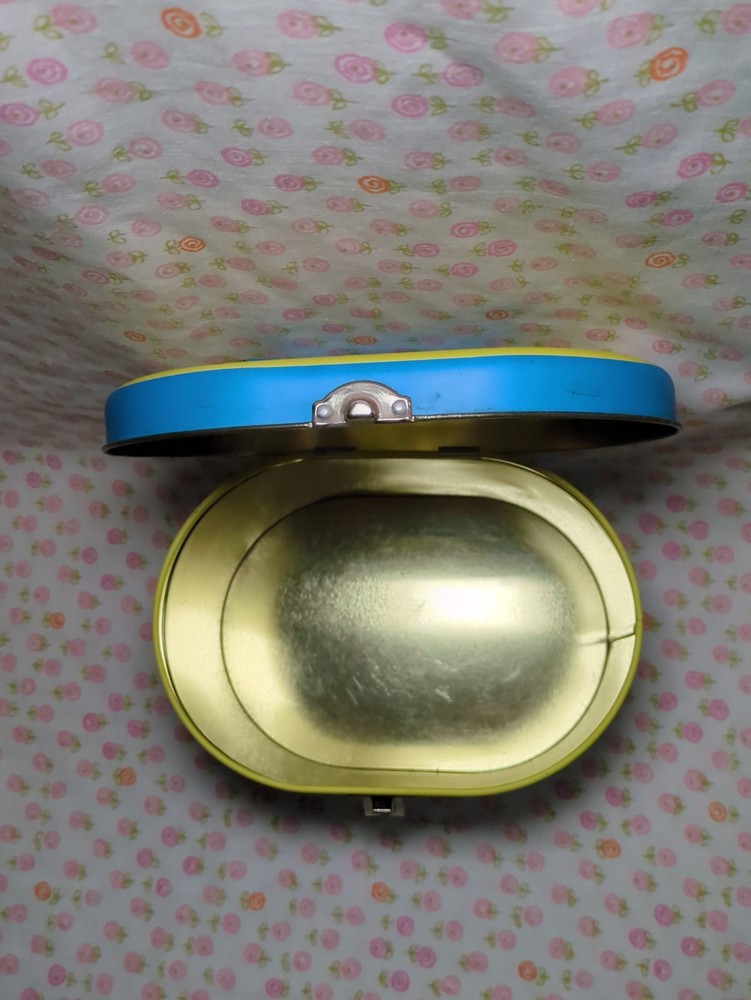 Retro Wright's Oval Sewing Box, Small Latching Suitcase Tin, Labor Saver
