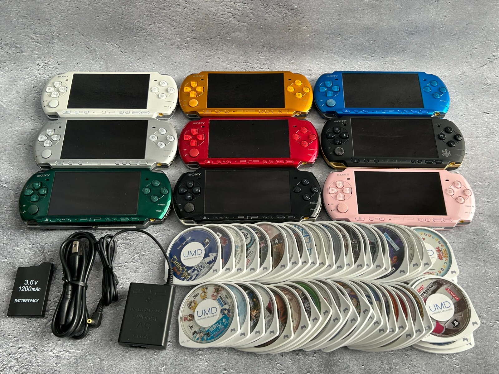 Sony PSP-3000 Console / new battery＋charger＋memory stick random 3 games from US