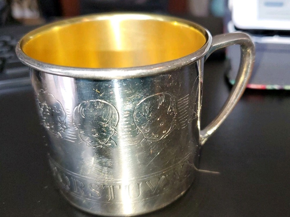 Vintage Oneida Silverplate Baby's Alphabet Cup Child Children Nice shape