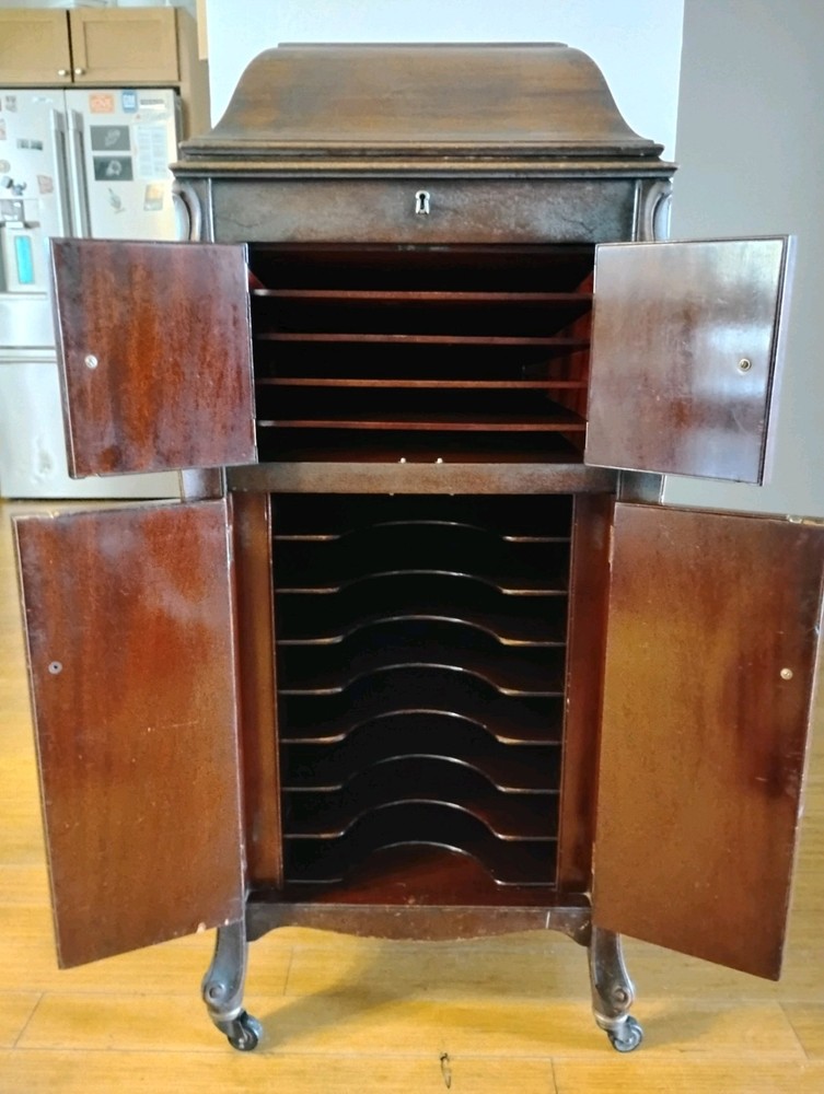 Victrola Talking Machine VV-XI-218629G