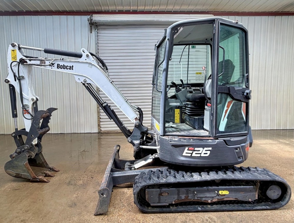 2020 BOBCAT E26 CAB STRAIGHT BLADE MINI COMPACT TRACK EXCAVATOR