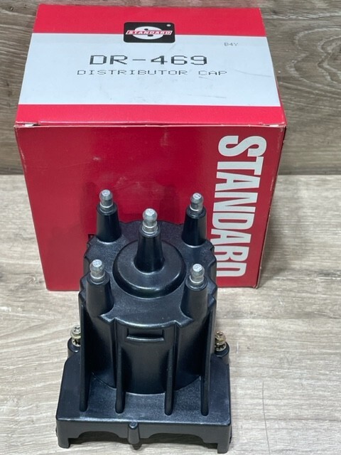 NOS Standard DR-469 Distributor Cap