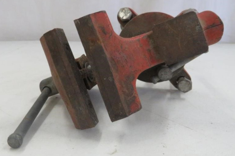 Vintage KMC (K-Mart Corp) Bench Vise, 3-1/2" Wide Jaw w/Swivel Base